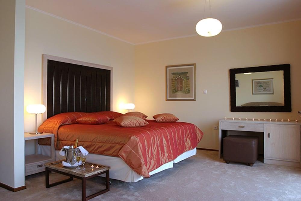 เออร์ริทา โฮเต็ล รีสอร์ต Hotel การ์ฟัส ภายนอก รูปภาพ